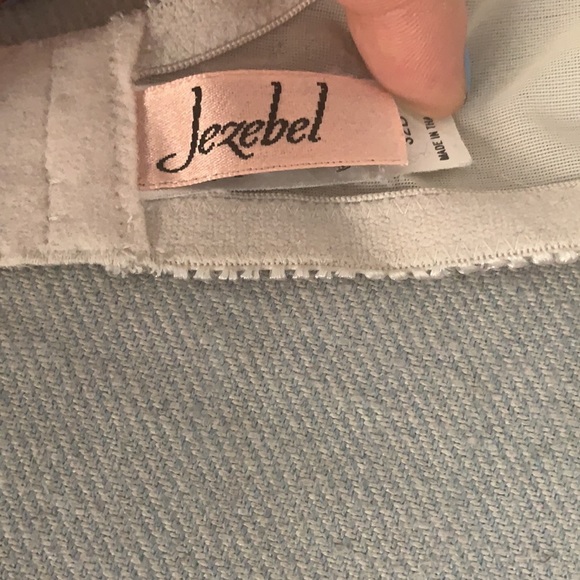 Jezebel bra-like new - Picture 5 of 5